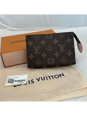 Louis Vuitton Monogram Toiletry 15